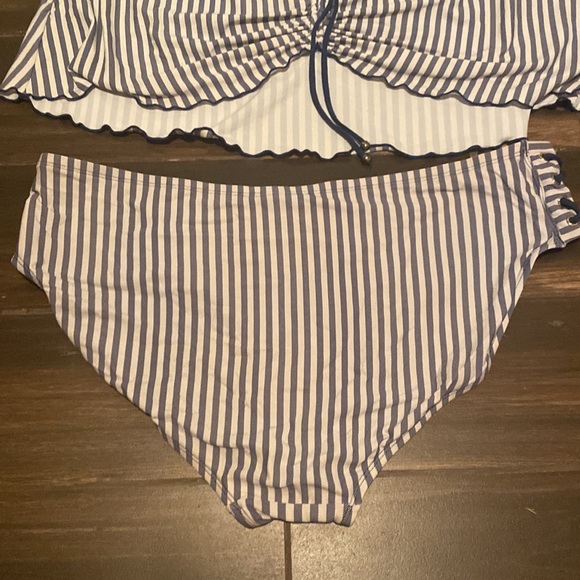 COPY - Bottoms-1x, top is 2x. Tankini. - Picture 2 of 3